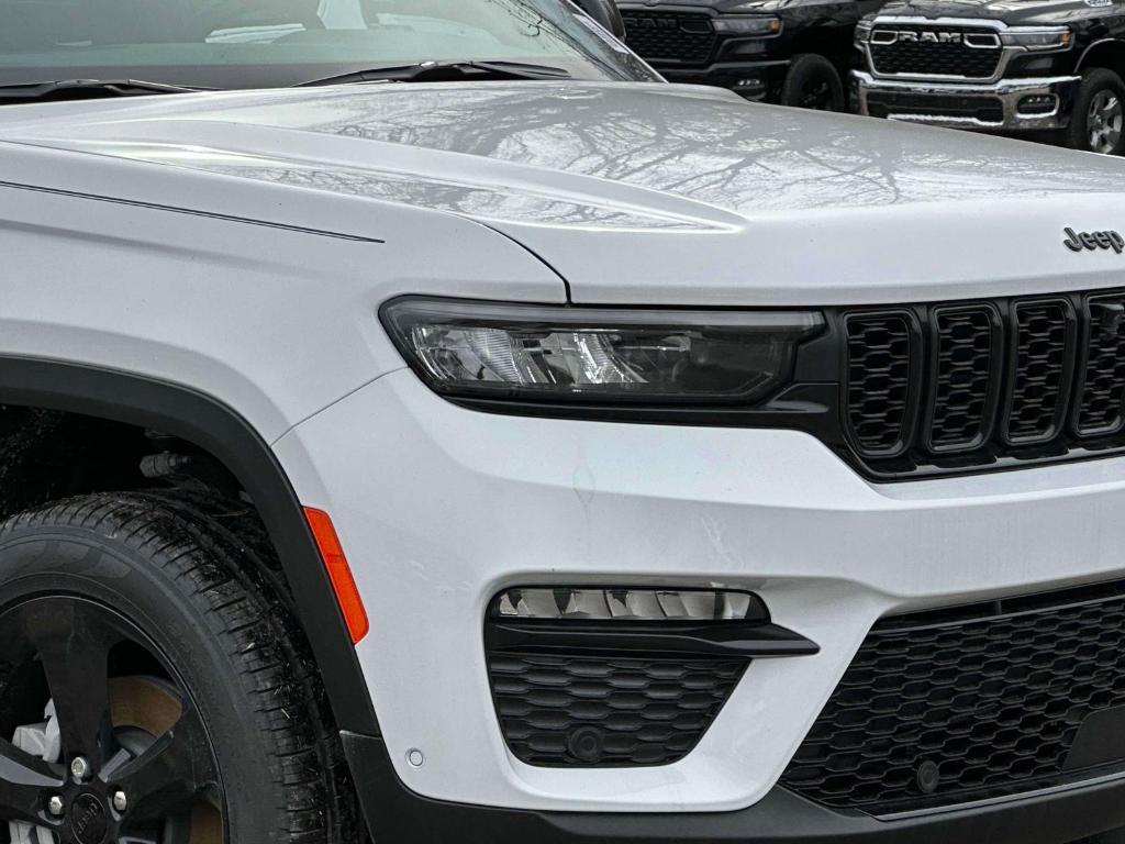 new 2025 Jeep Grand Cherokee car, priced at $47,056
