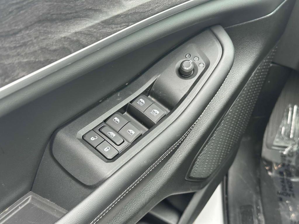 new 2025 Jeep Grand Cherokee car, priced at $47,056