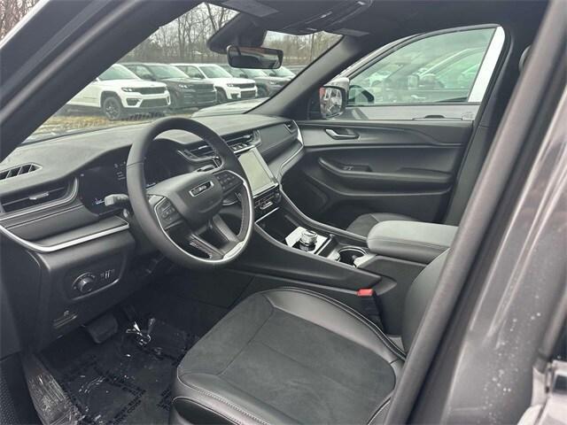 new 2025 Jeep Grand Cherokee car, priced at $45,779