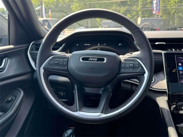 new 2025 Jeep Grand Cherokee car, priced at $38,920