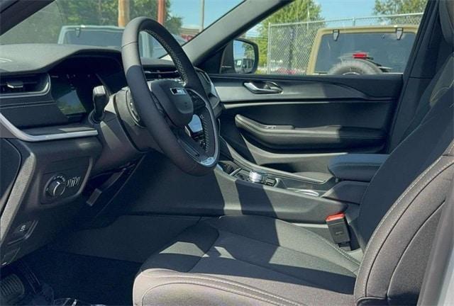 new 2025 Jeep Grand Cherokee car, priced at $38,920