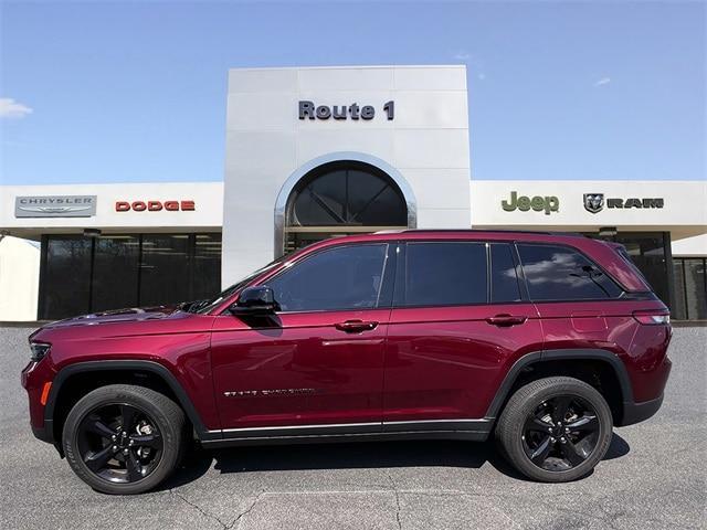 used 2023 Jeep Grand Cherokee car, priced at $29,604
