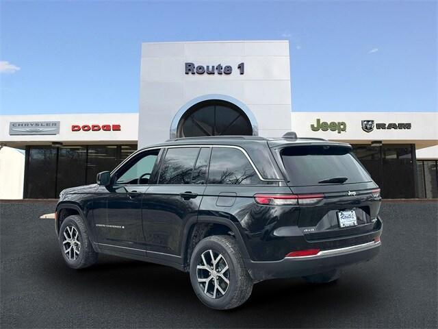 new 2025 Jeep Grand Cherokee car, priced at $50,053