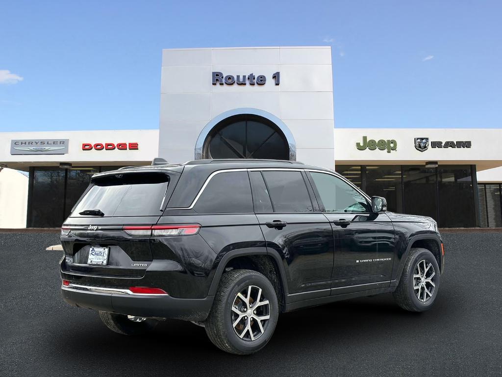 new 2025 Jeep Grand Cherokee car, priced at $45,012
