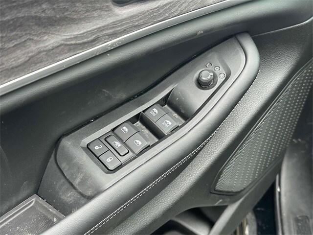 new 2025 Jeep Grand Cherokee car, priced at $50,053