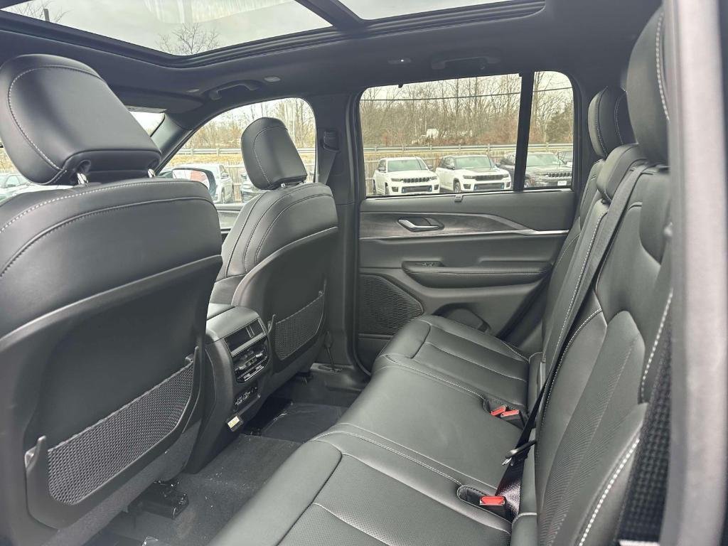 new 2025 Jeep Grand Cherokee car, priced at $45,012
