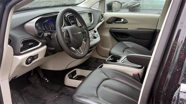 used 2024 Chrysler Pacifica car, priced at $28,980