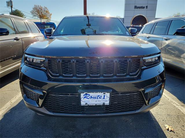 new 2025 Jeep Grand Cherokee car, priced at $41,043