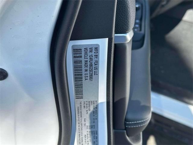 new 2025 Jeep Grand Cherokee car, priced at $48,410