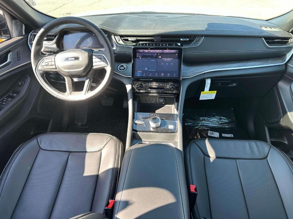 new 2025 Jeep Grand Cherokee car, priced at $47,056
