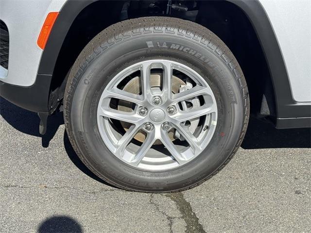 new 2025 Jeep Grand Cherokee car, priced at $41,146