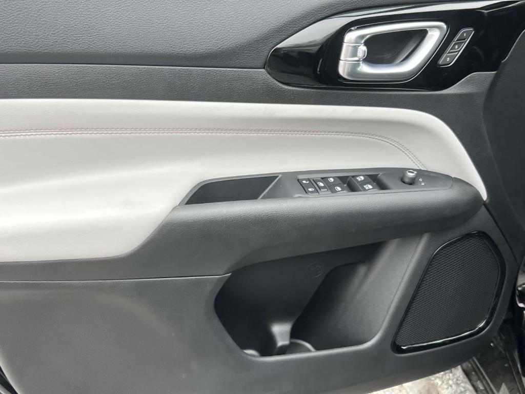 new 2025 Jeep Compass car, priced at $31,588