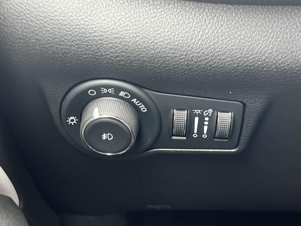 new 2025 Jeep Compass car, priced at $31,588