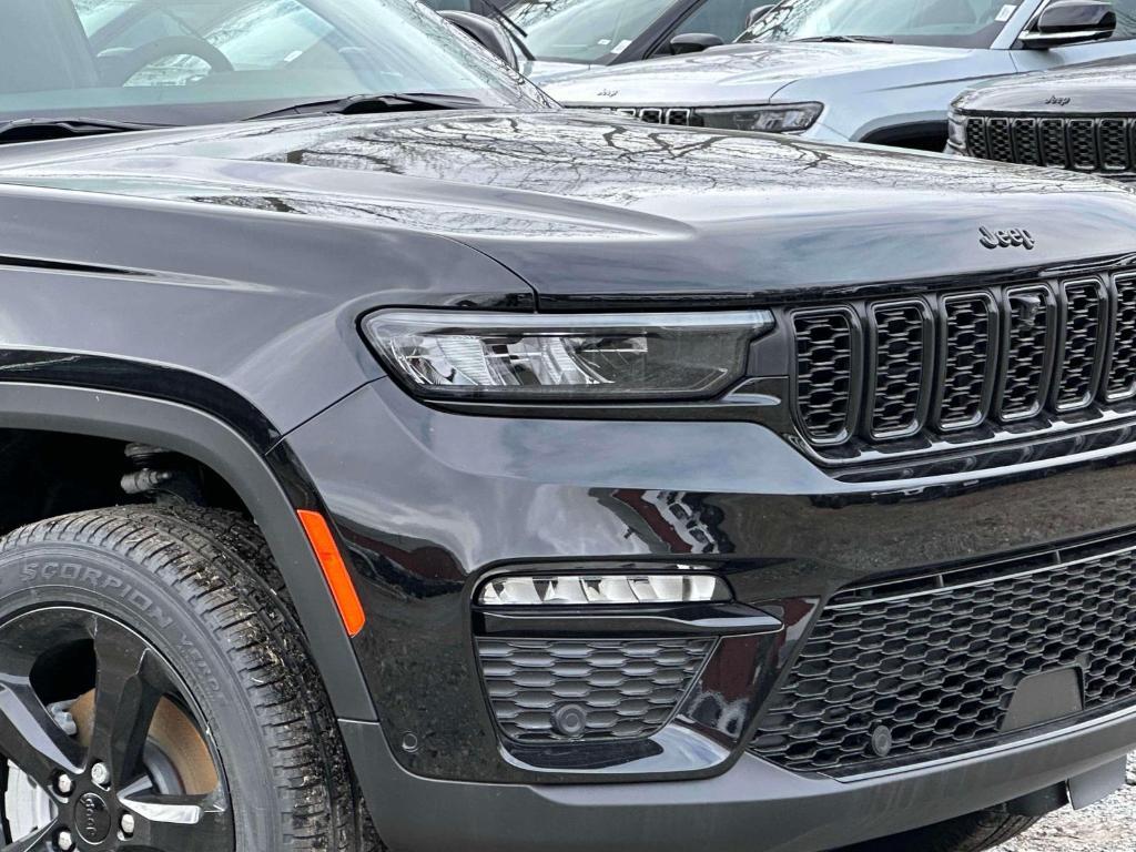 new 2025 Jeep Grand Cherokee car, priced at $45,128
