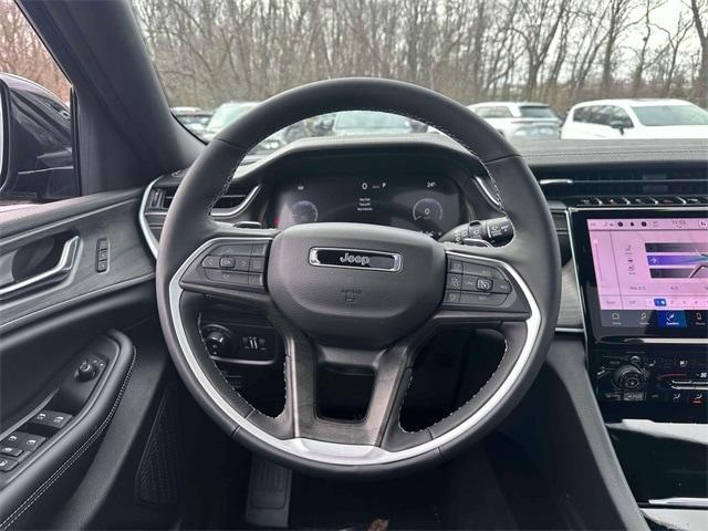 new 2025 Jeep Grand Cherokee car, priced at $47,000