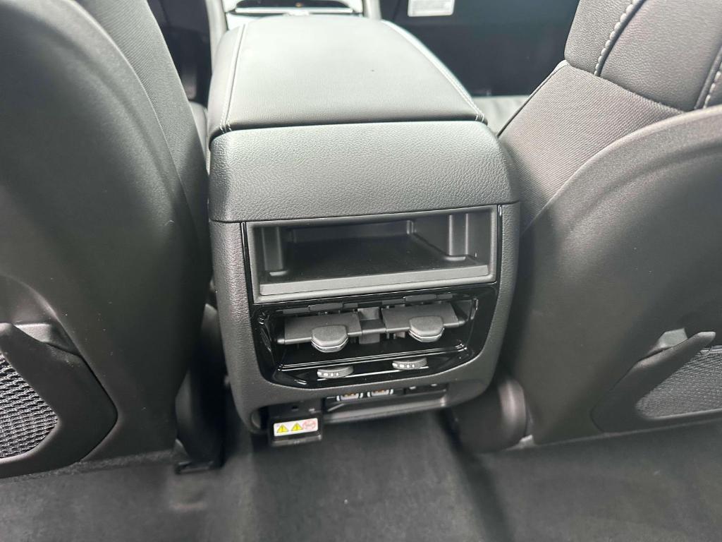 new 2025 Jeep Grand Cherokee car, priced at $45,128