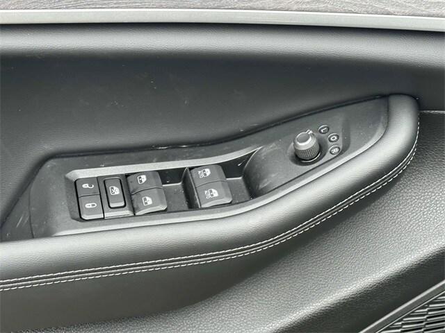 new 2025 Jeep Grand Cherokee car, priced at $50,053
