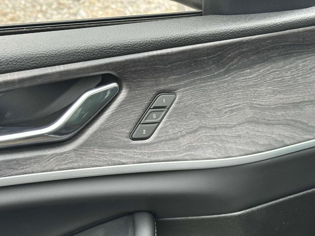 new 2025 Jeep Grand Cherokee car, priced at $45,012