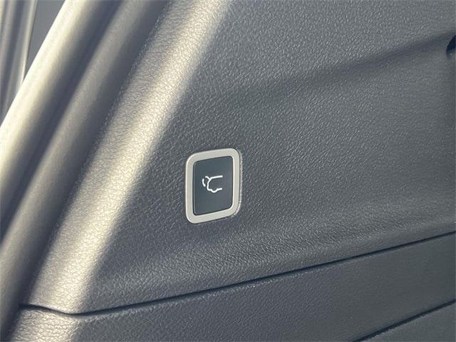 new 2026 Chrysler Pacifica car, priced at $40,415