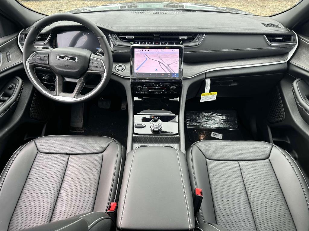 new 2025 Jeep Grand Cherokee car, priced at $47,628