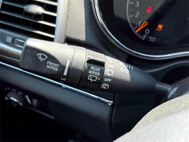 used 2021 Jeep Grand Cherokee car, priced at $27,495