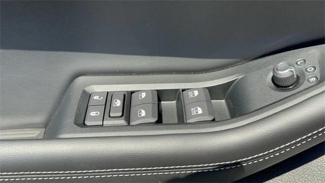 new 2025 Jeep Grand Cherokee car, priced at $45,000