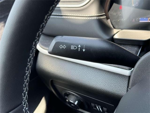 new 2025 Jeep Grand Cherokee car, priced at $45,000