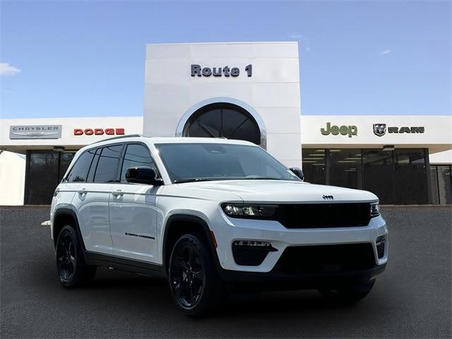 new 2025 Jeep Grand Cherokee car, priced at $45,000