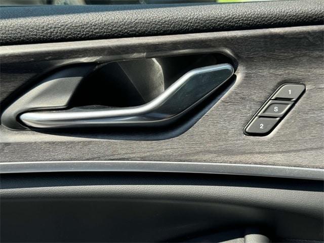 new 2025 Jeep Grand Cherokee car, priced at $45,000