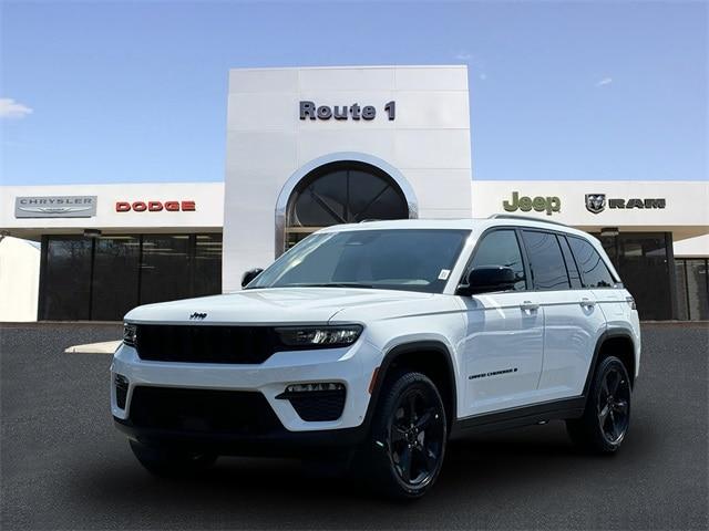 new 2025 Jeep Grand Cherokee car, priced at $45,000