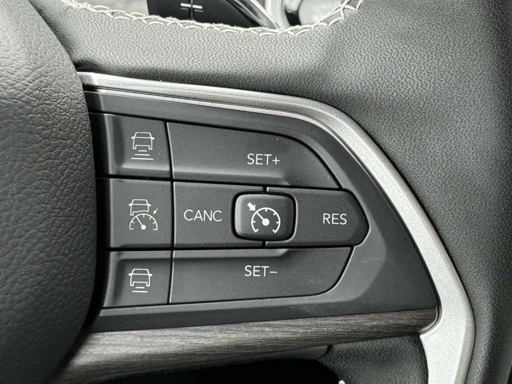 new 2025 Jeep Grand Cherokee car, priced at $45,128