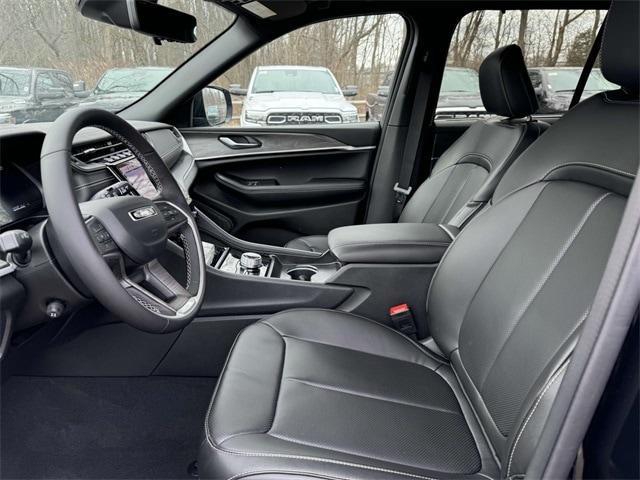 new 2025 Jeep Grand Cherokee car, priced at $48,964