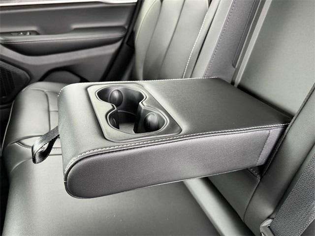 new 2025 Jeep Grand Cherokee car, priced at $48,964