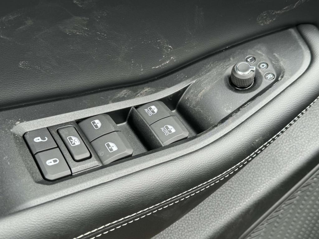 new 2025 Jeep Grand Cherokee car, priced at $45,128