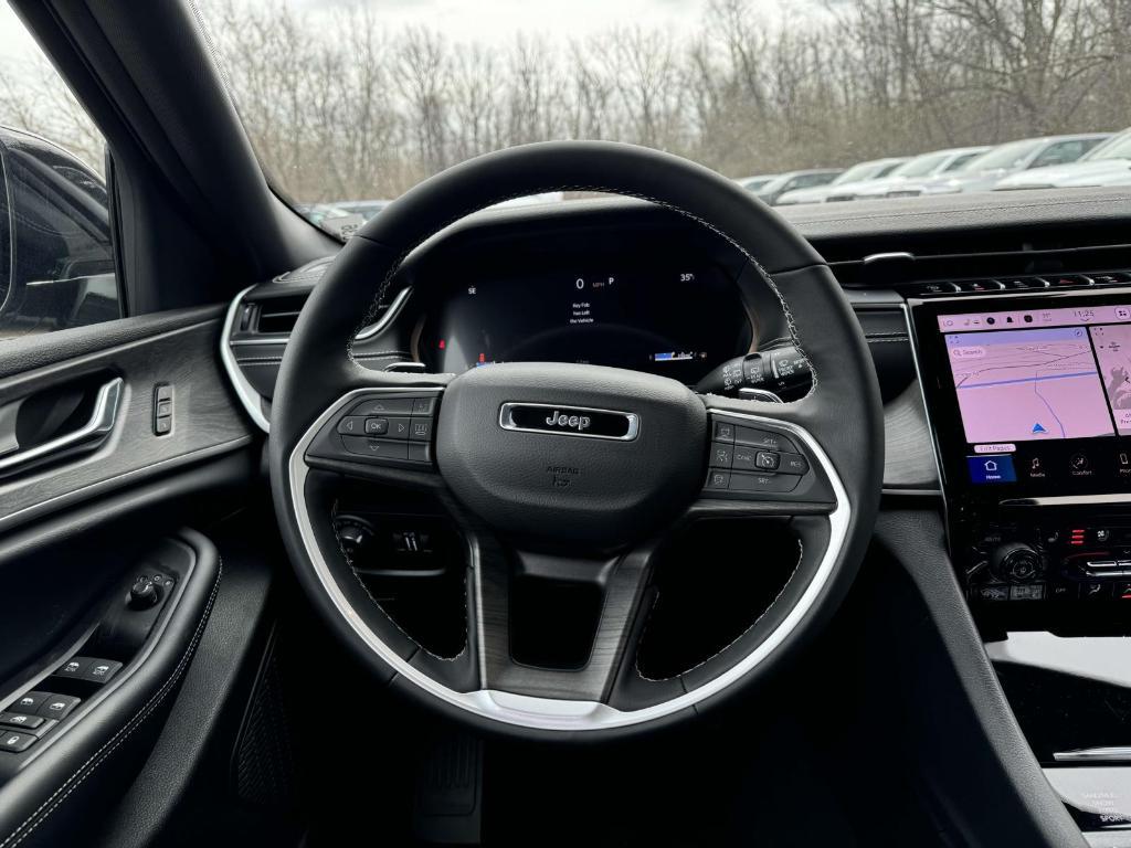 new 2025 Jeep Grand Cherokee car, priced at $45,128