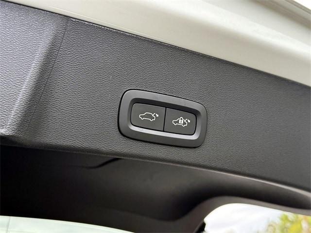 used 2022 Volvo XC40 car, priced at $22,932