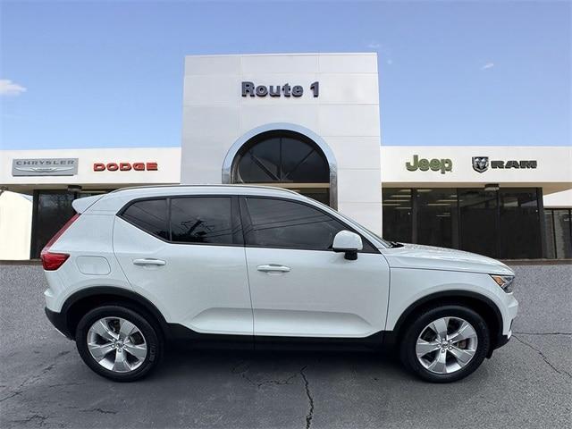 used 2022 Volvo XC40 car, priced at $22,932