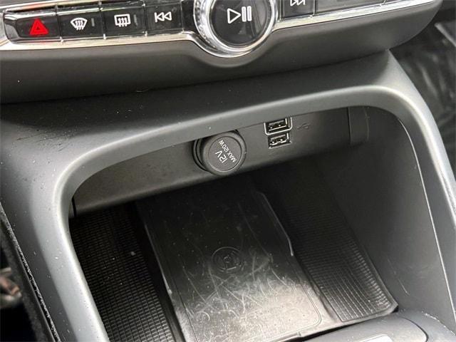 used 2022 Volvo XC40 car, priced at $22,932