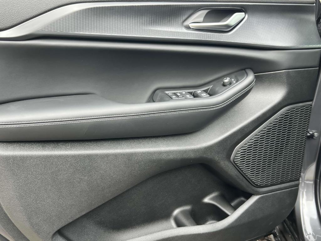 new 2025 Jeep Grand Cherokee L car, priced at $43,457