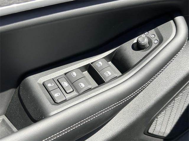 new 2025 Jeep Grand Cherokee car, priced at $48,596