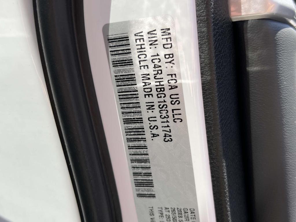 new 2025 Jeep Grand Cherokee car, priced at $47,248