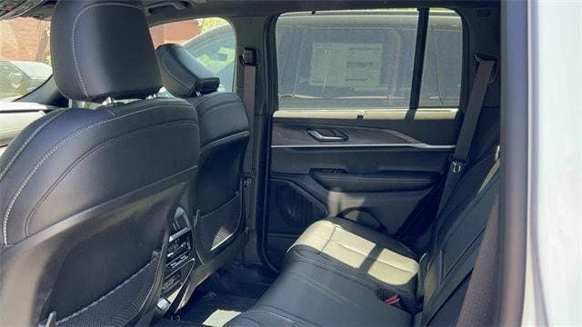 new 2025 Jeep Grand Cherokee car, priced at $48,596
