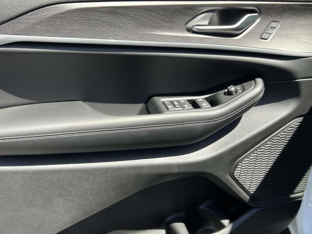 new 2025 Jeep Grand Cherokee car, priced at $47,248