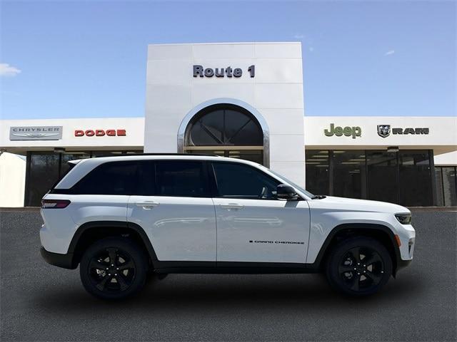 new 2025 Jeep Grand Cherokee car, priced at $48,596