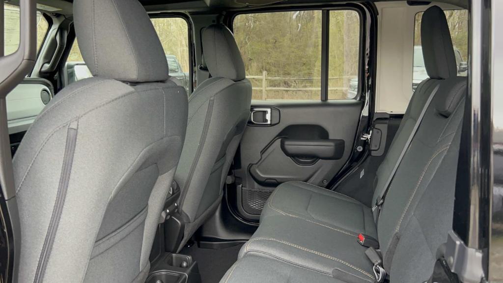 new 2025 Jeep Wrangler car, priced at $45,515