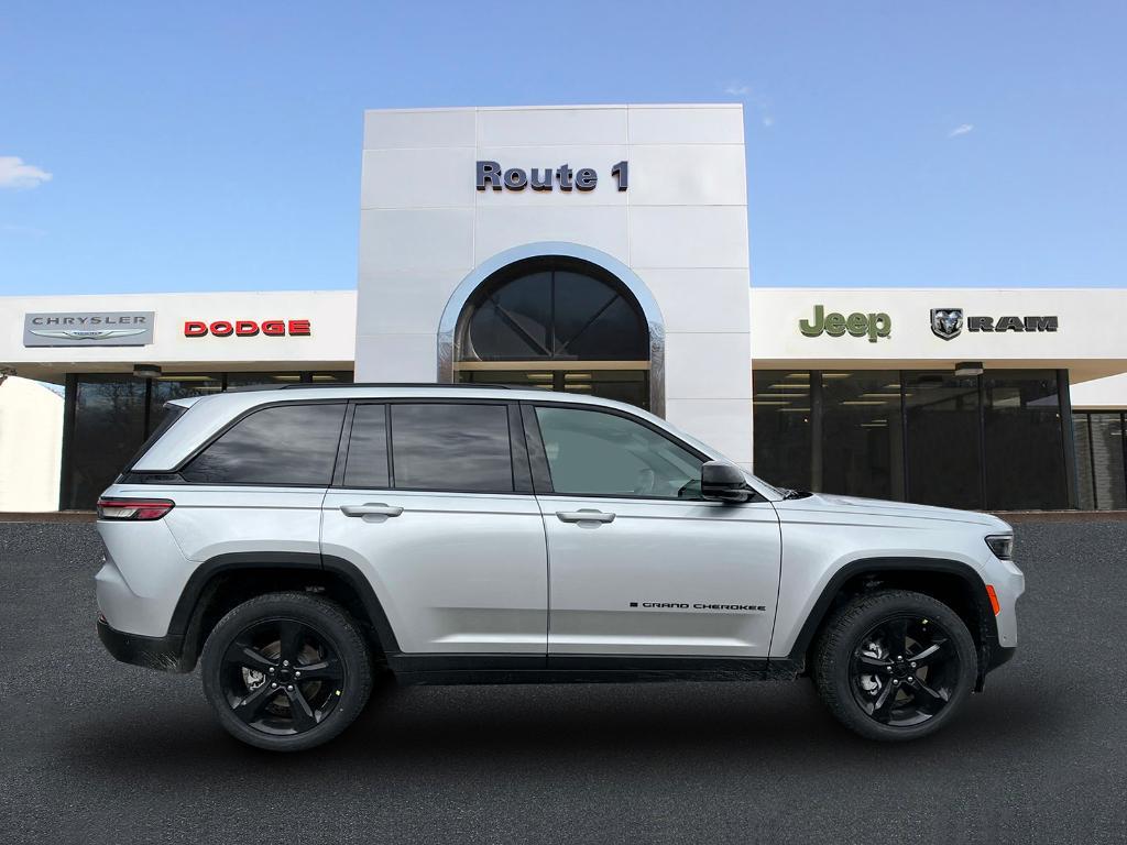 new 2025 Jeep Grand Cherokee car, priced at $47,628