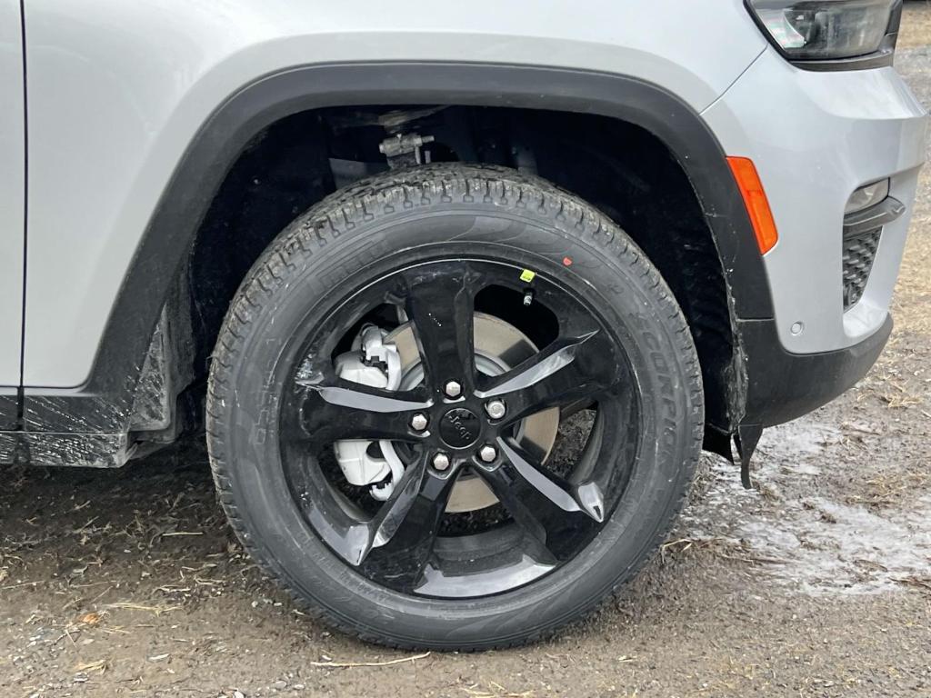 new 2025 Jeep Grand Cherokee car, priced at $47,628