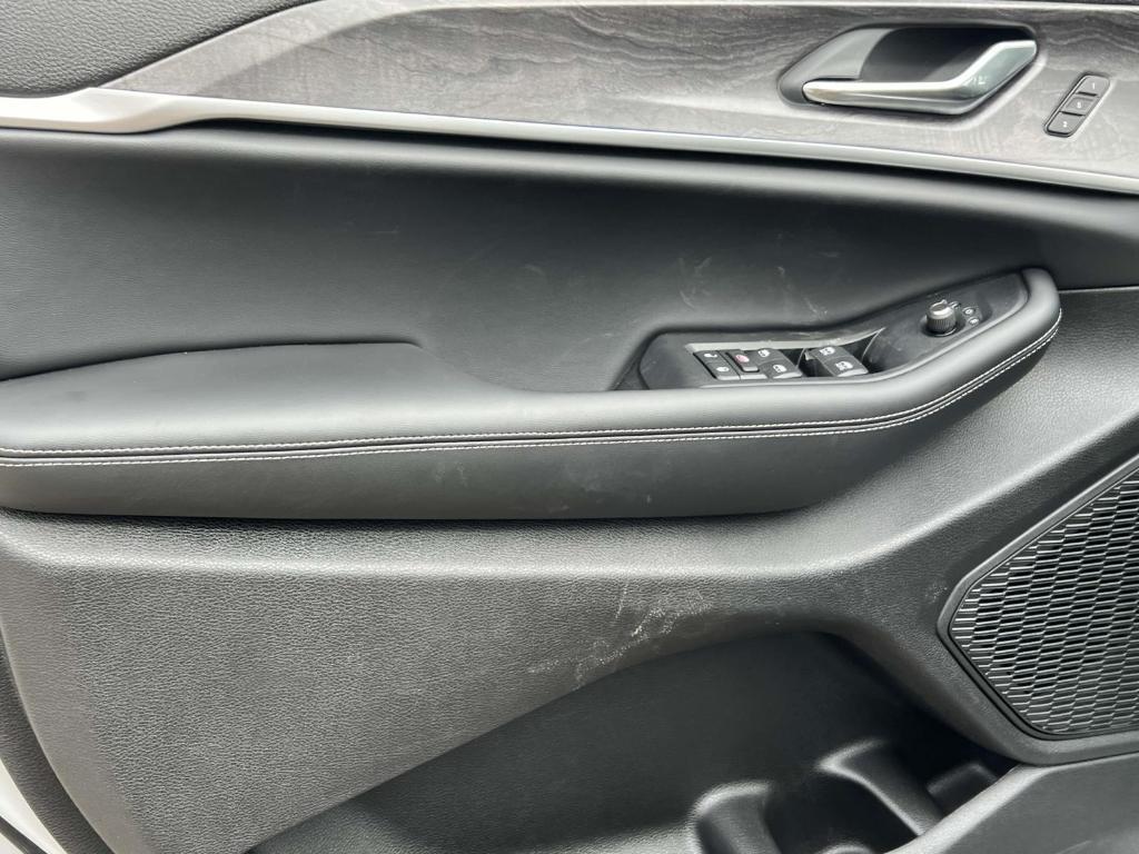 new 2025 Jeep Grand Cherokee car, priced at $47,628