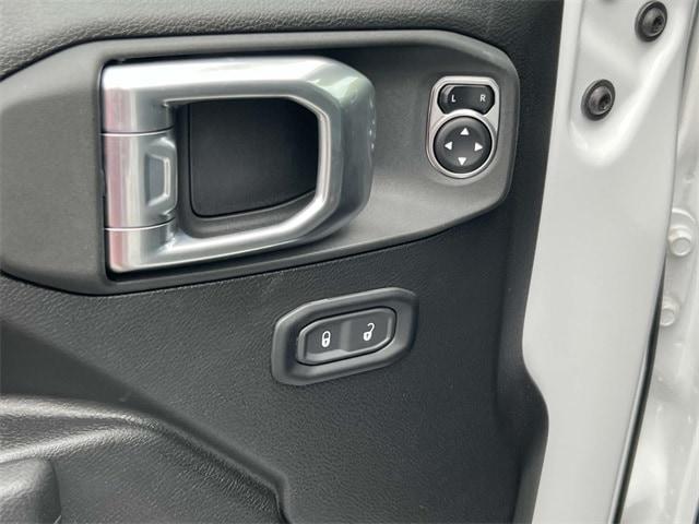 new 2025 Jeep Wrangler car, priced at $47,859