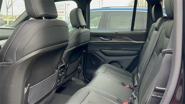 new 2025 Jeep Grand Cherokee car, priced at $48,633